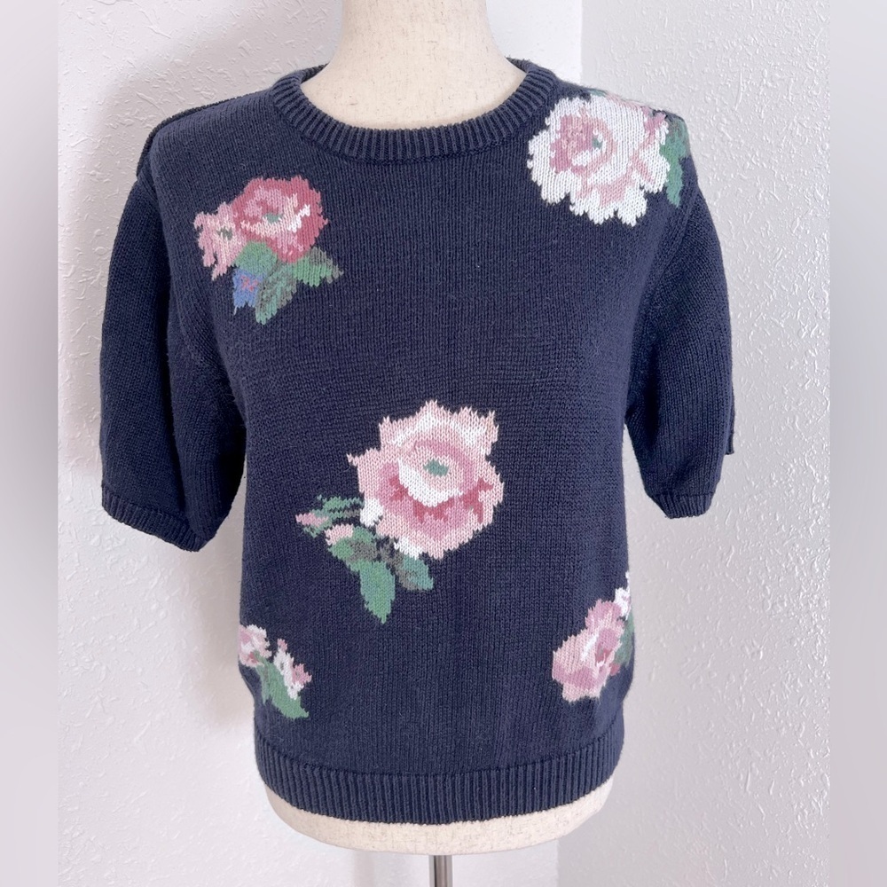 VNTG‎ Grannycore and Cottagecore Floral Knit Short Sleeve Sweater